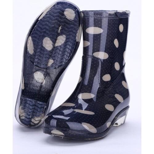 Rain Boots Women Fashion Ankle Rain Shoes New Design Waterproof Rainboots PU Warm Winter Women Boots Garden Work Washing Shoes
