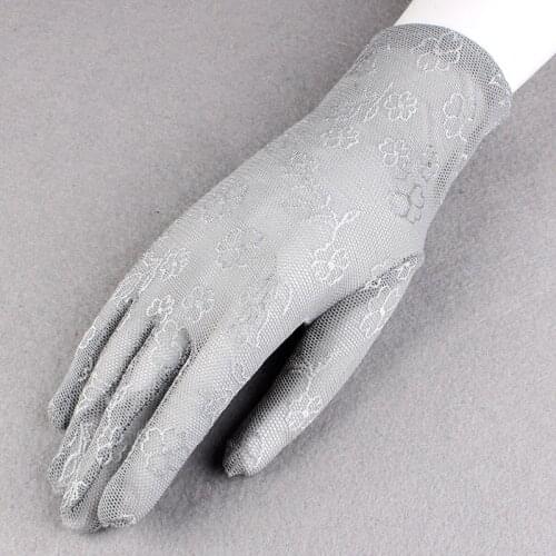 2018 Fashion Sweet Openwork Ladies Lace Gloves Sunscreen Driving Full Finger Women Ceremonial Gloves Party Dance Mittens AGB221