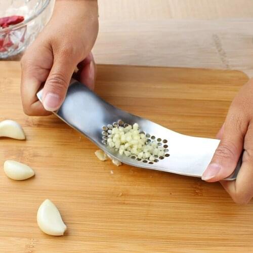 Stainless Steel Garlic Chopper Crusher Metal Garlic Cutter Slicer Vegetable Tools Kitchen Accessories CF-112