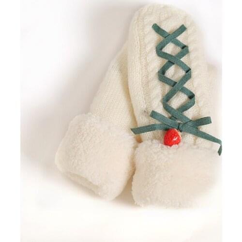 Winter strawberry girlfriend LOLITA bowknot sweet travel joker mittens