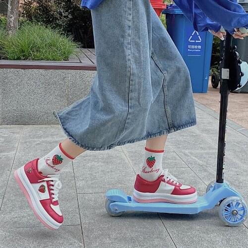 2021 spring and autumn female new style Japanese strawberry cute lolita simple casual sports shoes thick-soled big toe shoes