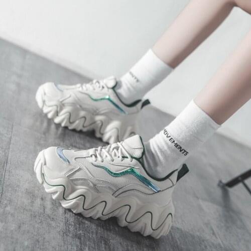 Spring Autumn New Super Fire Wave Dad Shoes Female Net Red Wild Style Muffin Platform Sneakers Increase Casual Women Shoes 2021
