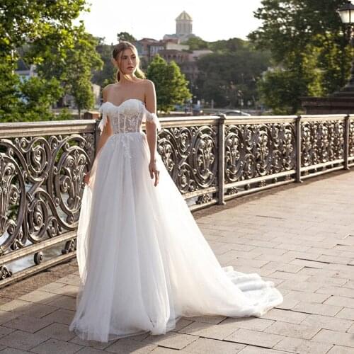 Beautiful Off the Shoulder Wedding Dress Boning Empire A Line Appliques Tulle Summer Beach Bridal Gowns Custom Made