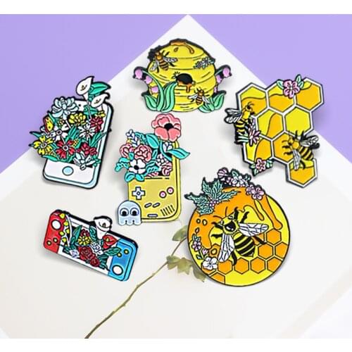 Flowers plants Insects Animals Brooches Mobile game Console Ghost Yellow Honeybee Hive Enamel pin Badges Lapel for kids Jewelry