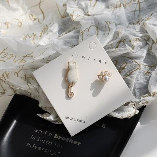 February 14 new funny cute cat asymmetric earrings cartoon girl earrings Japanese sweet and versatile Valentine’s Day gift