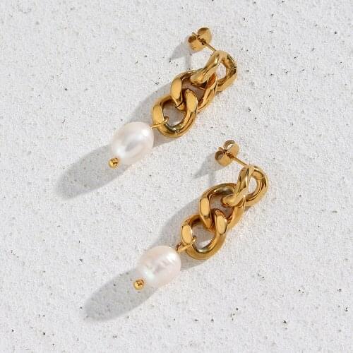 2021 New Winter Collection Natural Freshwater Pearl Charm Cuban Chain Drop Earrings For Women Gold Plated Statement Earring