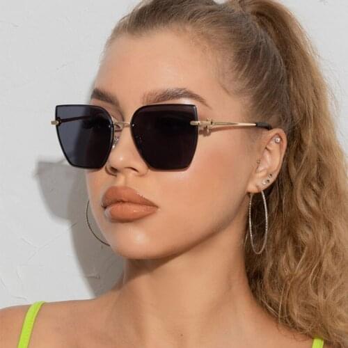Retro Large Frame Sexy Cateye Sunglasses Women Brand Designer Metal Cat Eye Black Sun Glasses Beach Sun Protection Goggles UV400