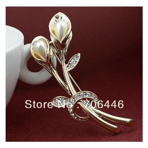 Classic Bridal Bunch Flower Gold & Pearl Corsage Brooch Pin