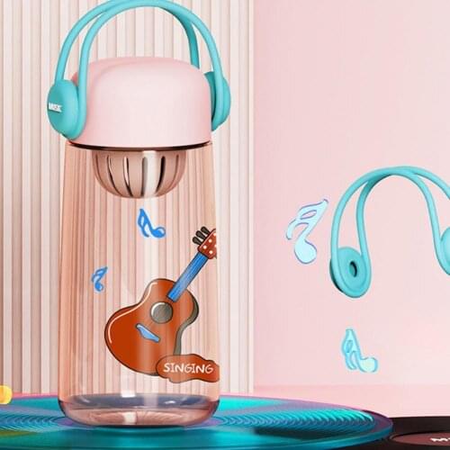 Mini plastic cup sports water bottle environmental protection sealing performance plastic water cup with handle water bottle