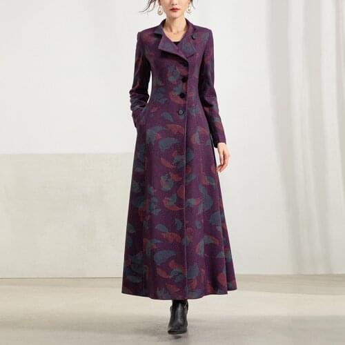 In 2020 the new thickening the season of winter winter long woolen cloth coat joker high-end female cloth coat
