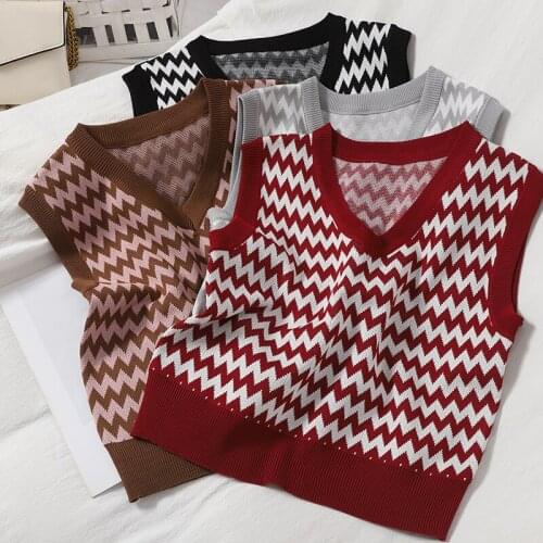 OUMEA Women V Neck Sweater Vest Autumn Winter Sleeveless Wave Pattern Outerwear Vintage Casual England Style Knitted Warm Vest