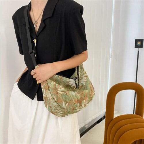 Canvas handbags, European and American fashion bags, 2022 new shoulder handbags, short-distance cowboy bags