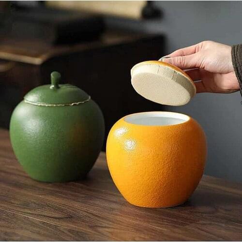 Pet urns, coffins, colored ceramics, cremation, funerals, paradise, souvenirs, dogs, cats and birds, jars, bones