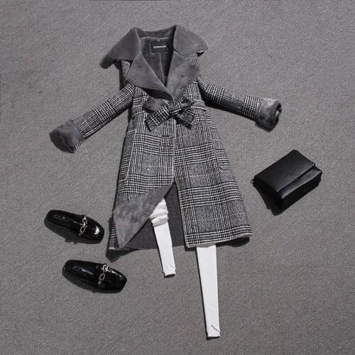 Popular Winter Plaid Thicken Woven Medium Long Coat Women Elegnat Faux Fur Lined Warm Woolen Coat