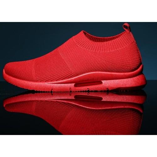 Slip on Sports Shoes Man Socks Sneakers Sport Lightweight Running Shoes Male Footwear Red Zaparillas Snickers Runners Walk E-464