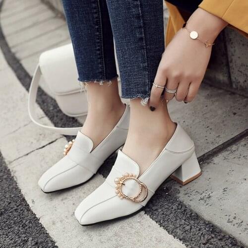 Square toe coarse single shoes womens happiness shoes womens small white shoes 41-43 British style small leather shoes 40