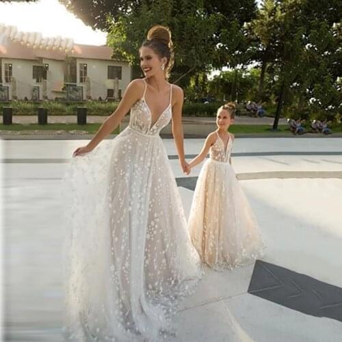 Backless Wedding Dresses A-line Spaghetti Straps Tulle Appliques Boho Dubai Arabic Wedding Gown Bridal Dress Vestido De Noiva