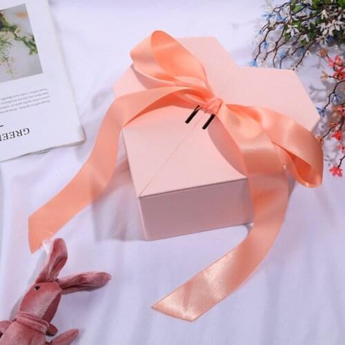 Favors Gift Box Candy Boxes Tragetasche Geschenkbox Decoration Rot Luxurious Red For Wedding Party Mothers Day Herzförmig