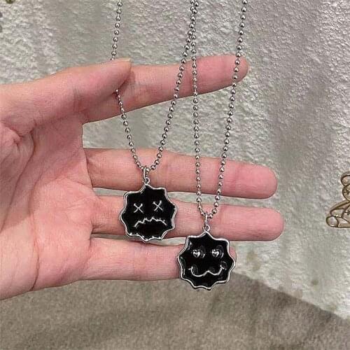 2021 New Ghost Smile Face Necklace for Women Fashion Hip Hop Jewelry Funny Pendant Sweater Necklaces Female Collar Wholesale