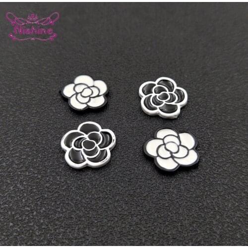 1.6*1.6 CM Black and White Flower Buttons Kids Bowknot Headwear Accessories DIY Handmade Material Hand-sewn Garment Decorative