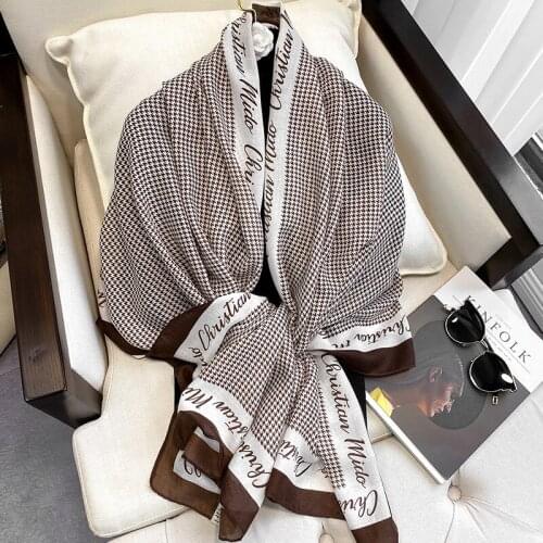 2021 Korean Autumn And Winter New Style Cotton And Linen Scarf Womens Warm Neck Beach Towel Fashionable Sunscreen Plaid Shawl