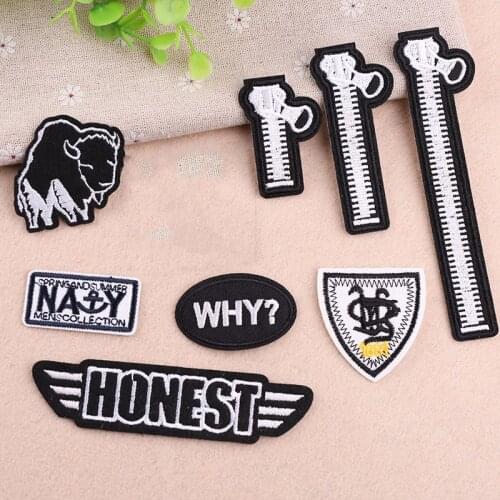 1Pcs Punk Styles Black White Letter Zipper Animal Embroidery Iron On Knitting Textile Patches For Clothes Jeans Stickers Badages