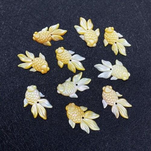 Natural Shell Beads Yellow Fish-shaped DIY Fashion Charms for Bracelet Making Necklace Earrings Accessories High Quality Carved