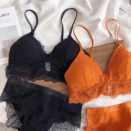 2020 New Sexy Lace Backless Bra Set Thin pad Cup Triangle Bra and panty for Girls Small Breasts Wireless sleep underwear sets