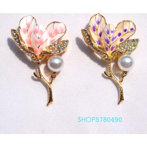 Elegant Flower Brooch for Ladies Wedding Accessories Gold Color Rhinestone Lily Painted Brooch Pearl Pin Garment Fashion Jewelry