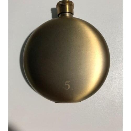Personalized Stainless Steel Hip Flask Portable Small Superior Quality Hip Flask Gold Round Flasque Alcool Table Supplies EJ50HF