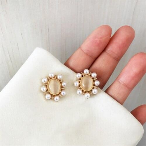 Contracted Style Baroque Style Restoring Ancient Ways Geometric Stud Earrings Women Elliptical Pearl Diamond Earrings