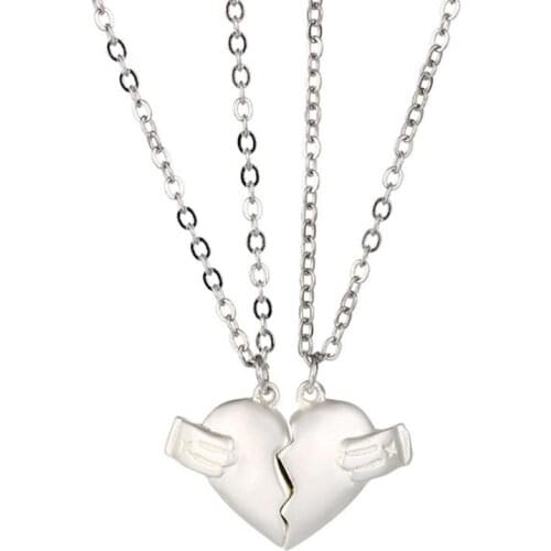 F3MD 2Pcs Magnetic Couple Necklace Lovers Break Heart Pendant Long Distance Relationship Charm Necklace Valentines Day Gift