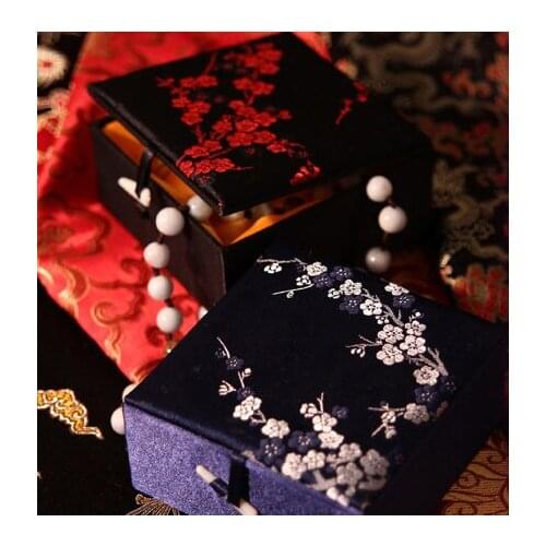 New Arrivals Top Quality Satin Chinese Jewelry Bracelt Watch Box Arts Crafts Gift Boxes Display Box Storage Holder Organizer