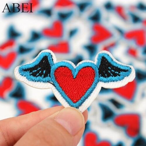 10pcs/lot Embroidery Love with Wings Patches Cartoon Lovely Heart Appliques for Girls Clothes Bags Diy Stickers Handmade Badge