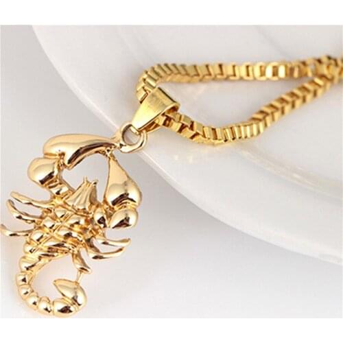 Qianraq Mens Necklace Gold Scorpions Pendant Necklace Hip Hop Punk Creative Jewelry Accessories Gift Necklace For Men Rock Gift