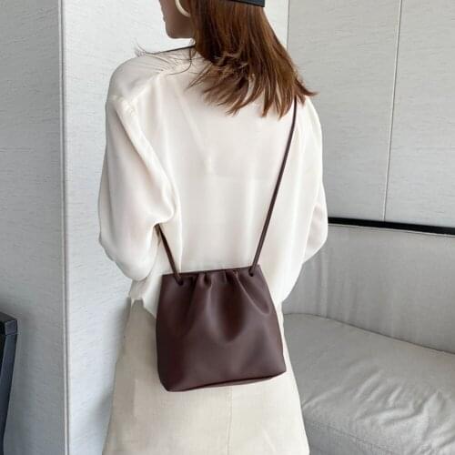 2021 New PU Leather Shoulder Bags Pleated Bucket Crossbody Fashion Korean Handbag for Outdoor Shopping Traveling Supply