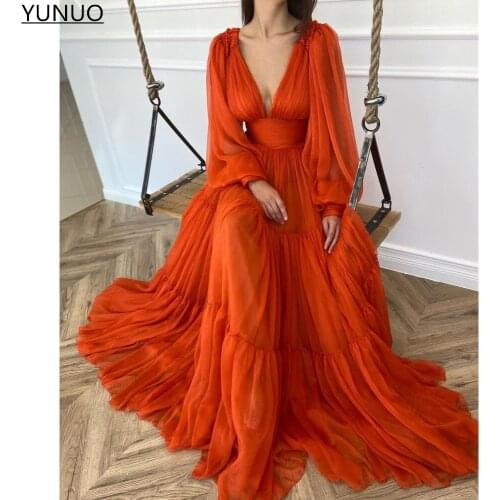 YUNUO Tiered Chiffon Prom Evening Dresses A-Line Orange Deep V Neck robes de soirée Long Formal Gowns for Women Party Night