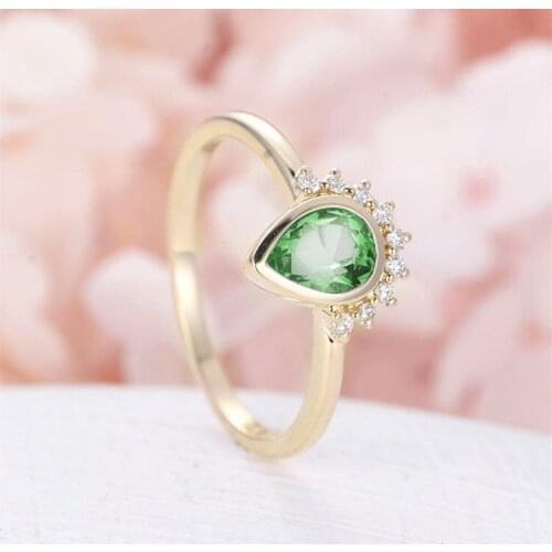 Luxury Crown with Pear Shape Emerald Zircon Gold Plated Ring Bohemia Fashion CZ Crystal Ring for Charm Women Wedding Jewelry