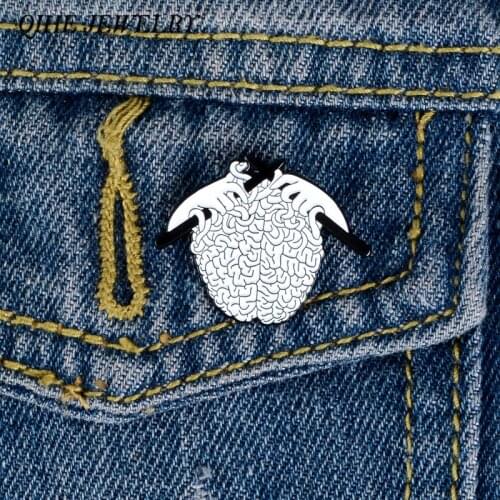 Organ Brain Enamel Pin Handmade Knit Sweater Pin Feminist Housewife Lapel Pin Gifts for Women Presents Friend Badge Wholesale