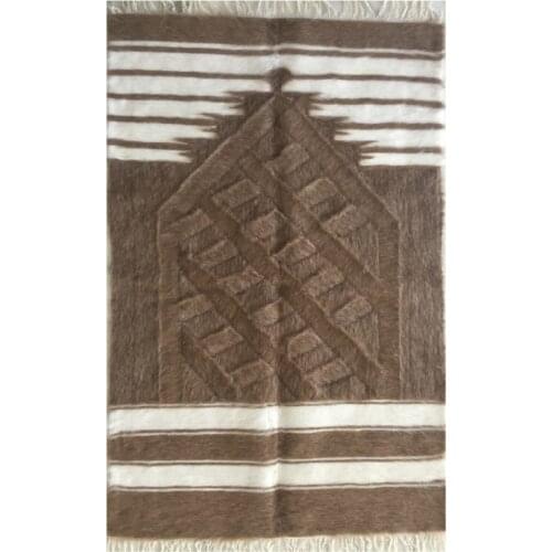 El dokuma Siirt Tiftik Seccadesi 80x118 Cm keçi kılından yapılma organik malzemeden üretilmiştir organik müslüman namazlık