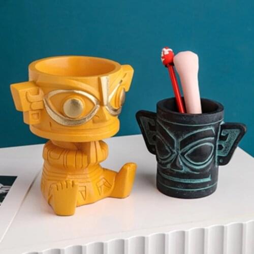 Chinese History San Xin Dui Civilization Statue Tiki Bronze Retro Mask Souvenir Bookcase Desktop Pen Holder Storage Home Decor