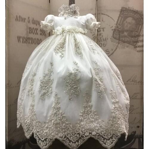 Ivory Lace Baby Christening Dresses Kids Baptism Gowns Short Sleeves Vintage Baby Girls And Boys Christening Gowns with Hat