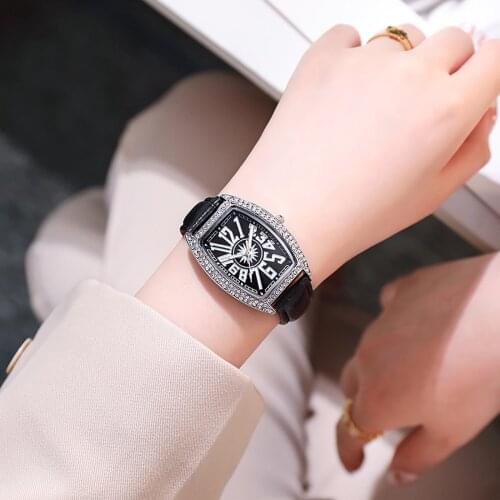 Leather Quartz Wristwatches Ladies Diamond-studded Wine Barrel Type Big Digital Faceted Watch Minimalist Men Fashion Ultra
