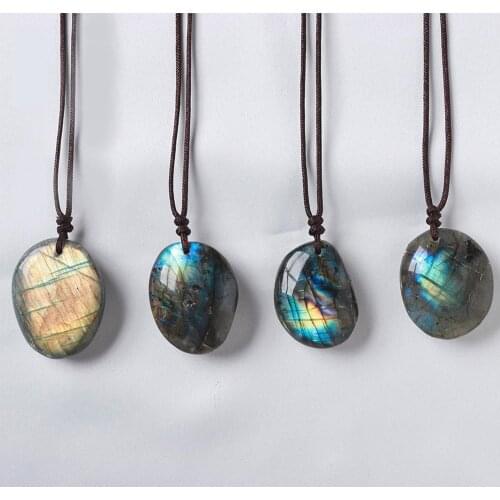 1PC Natural Labradorite Pendant Energy Quartz Necklaces Stones Ornament Men Necklaces Moonstone Send Random