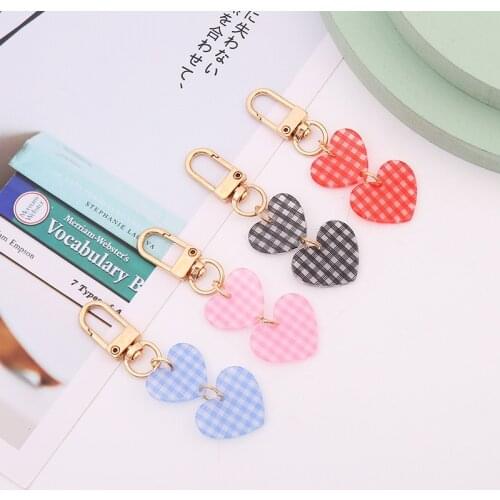 Fashion Transparent Heart Keychain for Women Charm Acrylic Lover Car Bag Pendant Earphone Protective Cover Keyring Jewelry Gift
