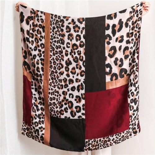 2021 Luxury Lady Cotton Material Scarf Autumn And Winter New Style Fashion Cotton Silk Scarves Womens Leopard Print Beach Shawl
