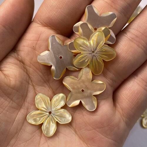 3Pcs Mother Of Pearl Shell Beads Carved-flowered Loose Shell For Jewelry Making Bracelet Earring Handiwork Sewing Accessory