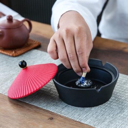 Chinese official hat ashtray personality trend household living room with cover anti fly ash luxury high-end with cover