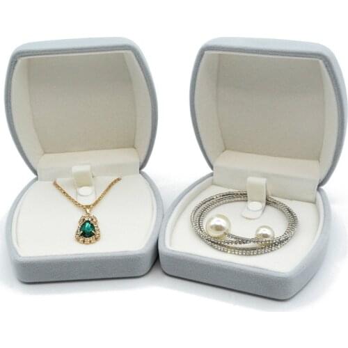 1 piece Grey Velvet Potbelly Bread Oval Ring Box Pendant Box Outside Grey Inside Beige Packaging Bags for Business