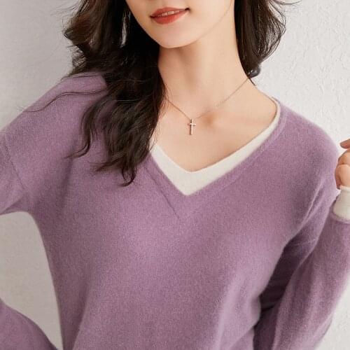 Menca sheep Women's V-Neck Pullovers